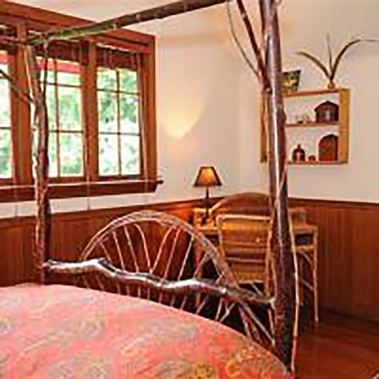 Wedgwood Manor And Glamping Retreat Hotel Crawford Bay Exterior photo