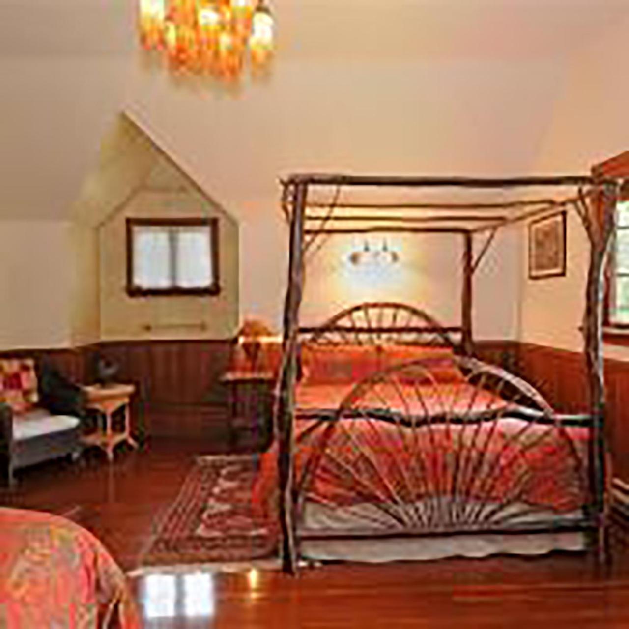 Wedgwood Manor And Glamping Retreat Hotel Crawford Bay Exterior photo