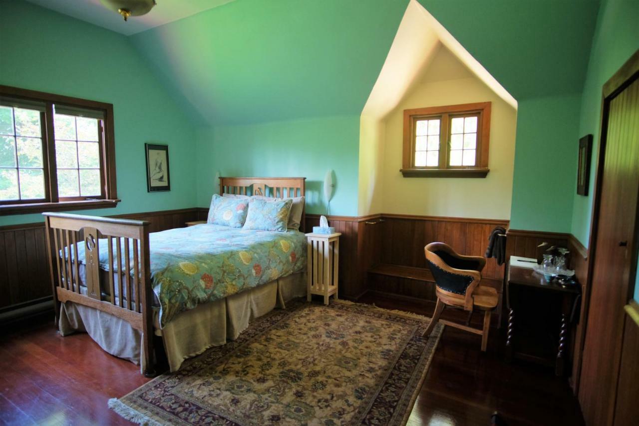 Wedgwood Manor And Glamping Retreat Hotel Crawford Bay Exterior photo